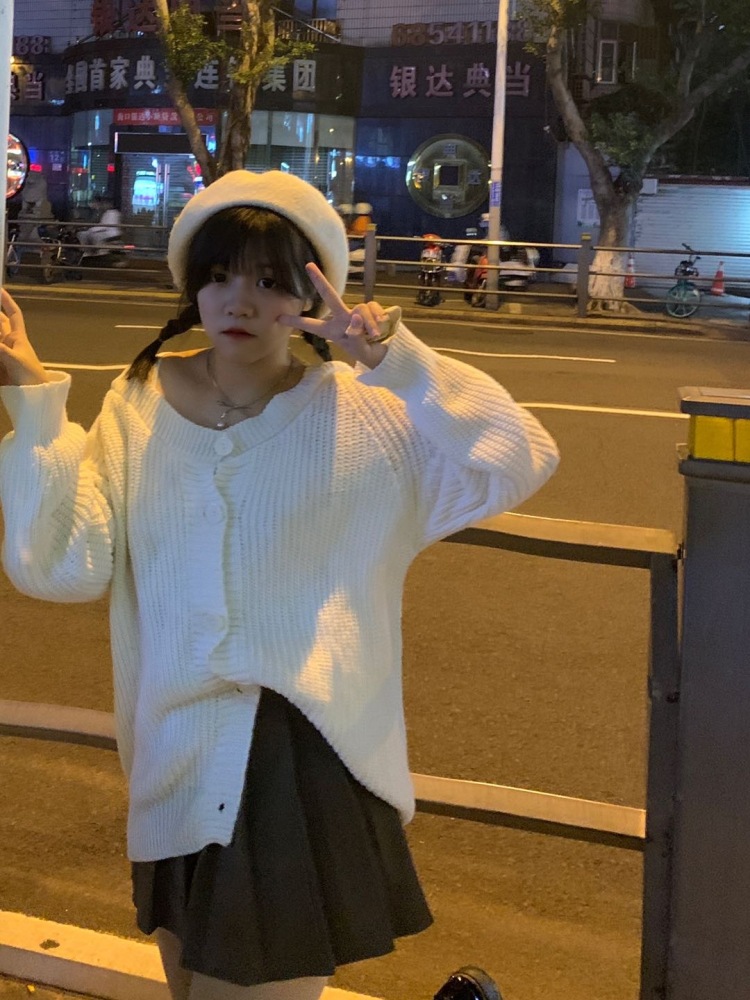 美女收藏家🎀-海南省·海口市·琼山区--可店铺代播，服饰拍摄，探店打卡，vlog，自由模特 喜欢探店