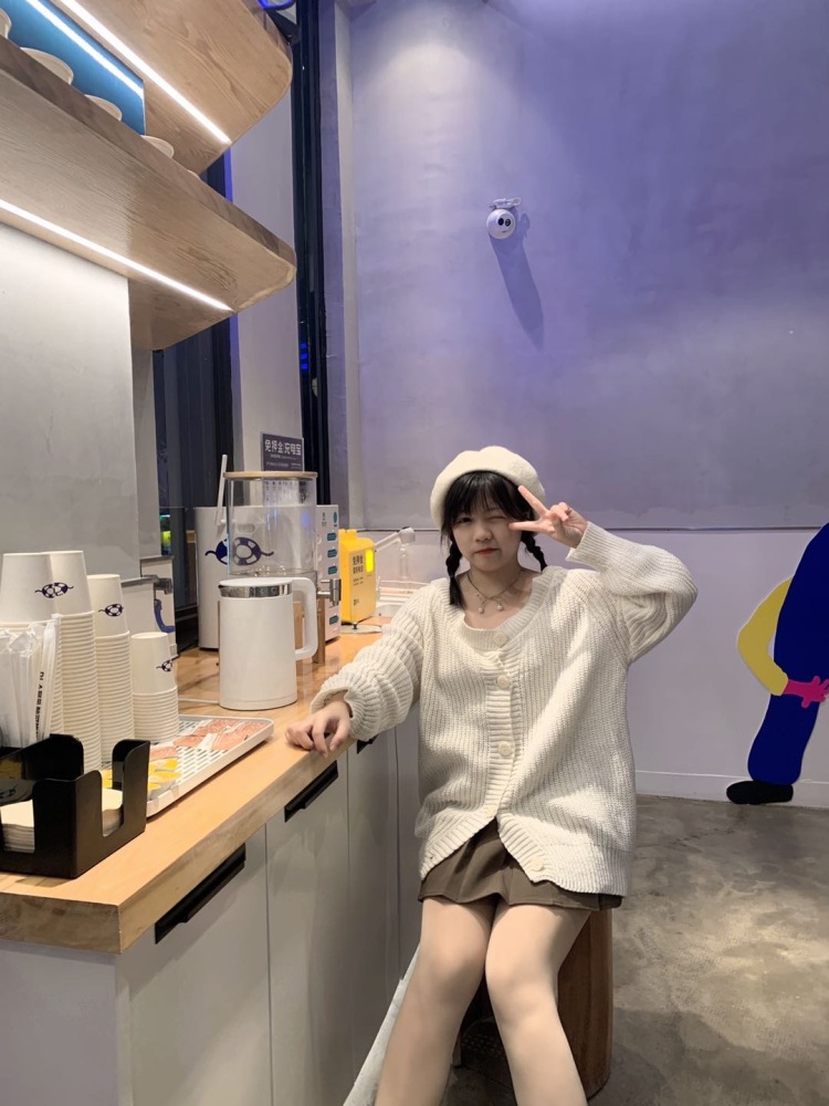 美女收藏家🎀-海南省·海口市·琼山区--可店铺代播，服饰拍摄，探店打卡，vlog，自由模特 喜欢探店