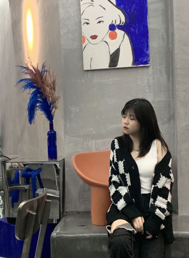 美女收藏家🎀-海南省·海口市·琼山区--可店铺代播，服饰拍摄，探店打卡，vlog，自由模特 喜欢探店