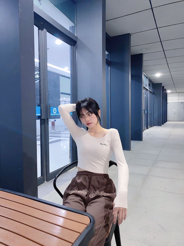 jeong_01-江苏省·苏州市·虎丘区-抖音-会拍照构图，能够p图，有自己的审美风格。出图快，效率高。可接寄拍测评买家秀。快快联系我吧！！