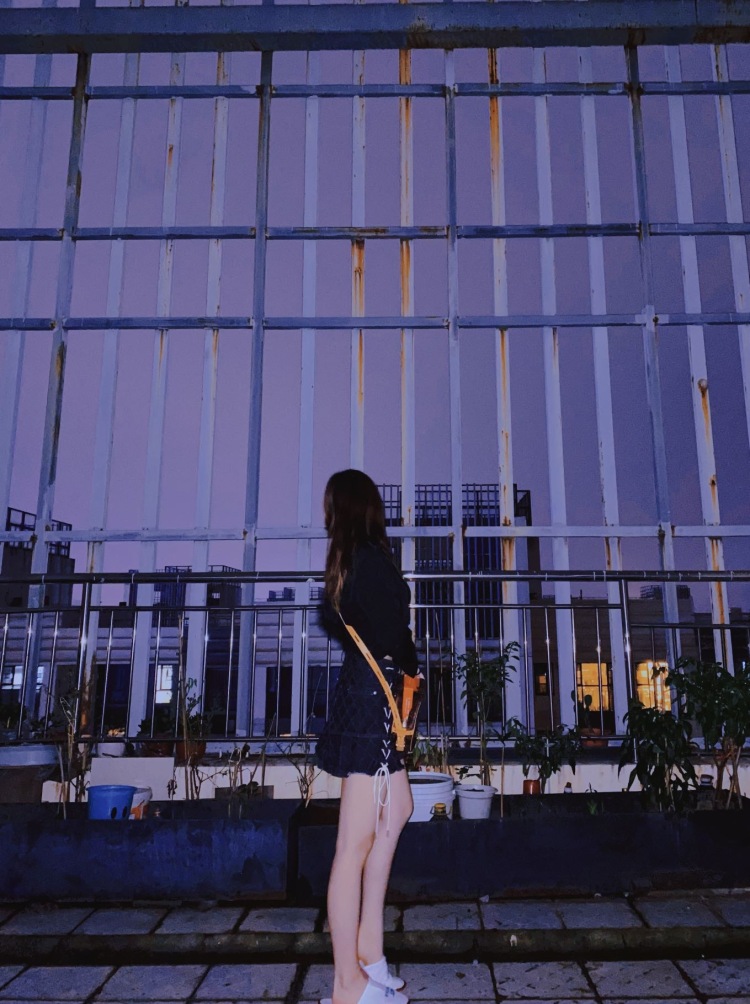 金路边-湖北省·武汉市·江夏区-抖音-接商家寄拍，身高163体重95，是学生专业是视觉传媒会拍照会修图☀️