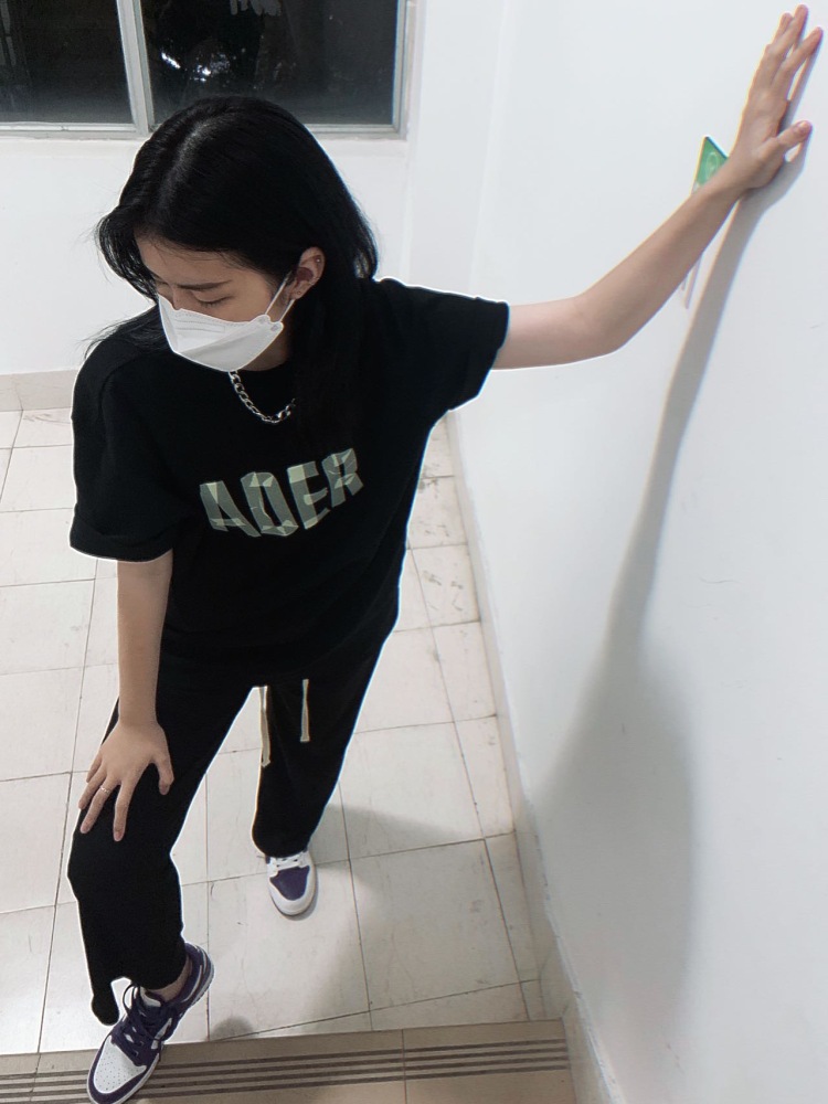 小杨-福建省·福州市·闽侯县-抖音 快手 ***-在读大学生 表演艺术专业 各种风格都可以尝试 接寄拍 衣服 饰品 鞋子等买家秀卖家秀 探店打卡