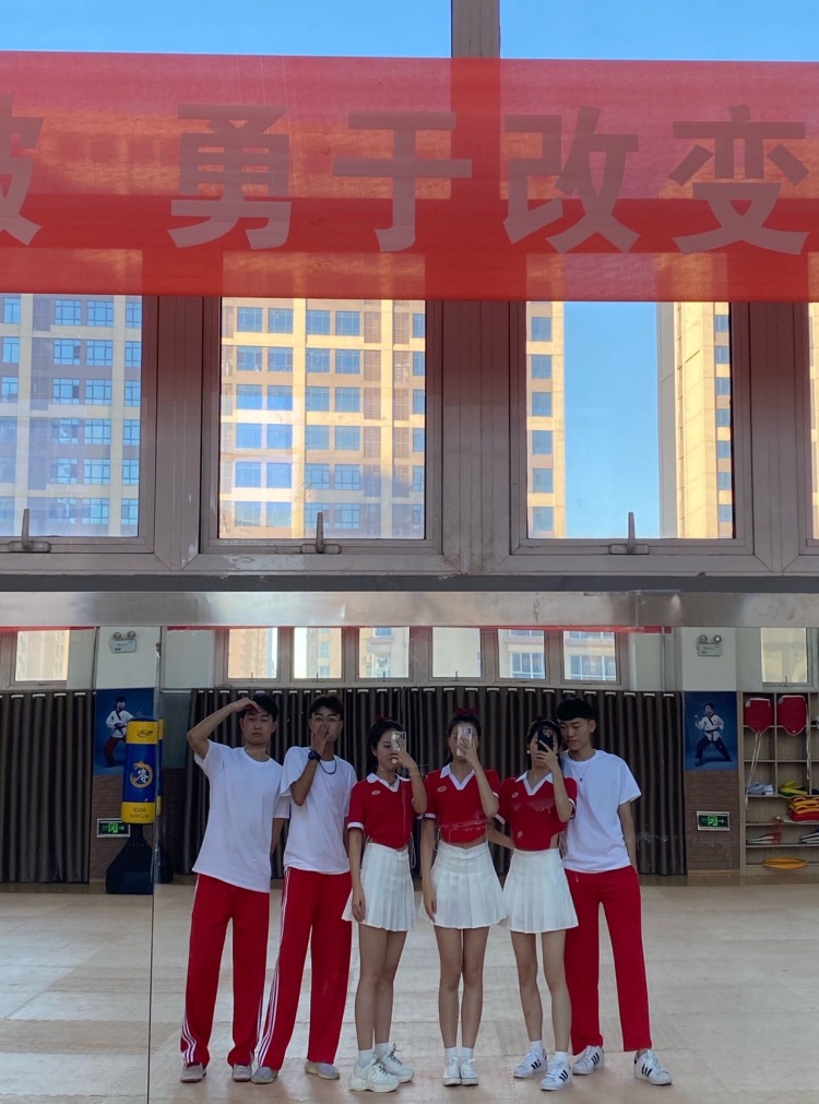 77-河北省·衡水市·桃城区-抖音 606-在读大学生 舞蹈表演专业 身高165体重98 会拍照 会搭配 身材好 我要接单!!!!!!!!!!!!!!!!!!