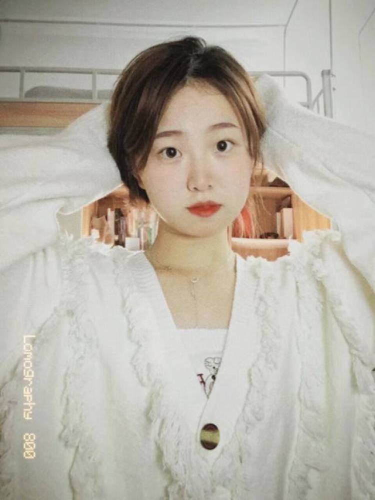 娜娜-湖南省·张家界市·永定区-抖音***快手-喜欢美妆 摄影 搭配 会剪辑与手机p图调滤镜可做特效 之前做过xhs p图博主 接寄拍 拍到您满意为止 可拍测评种草视频 台词可背 偏向甜美 骗子勿扰喔 可同城探店哦
