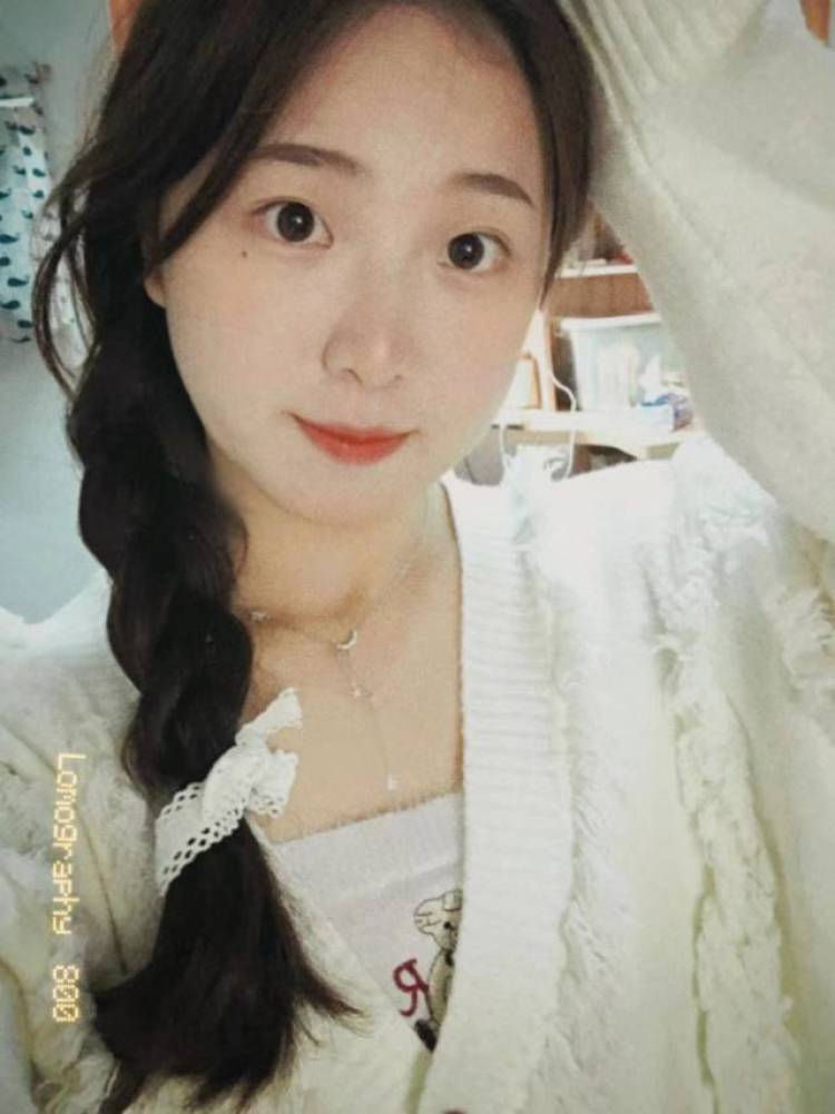 娜娜-湖南省·张家界市·永定区-抖音***快手-喜欢美妆 摄影 搭配 会剪辑与手机p图调滤镜可做特效 之前做过xhs p图博主 接寄拍 拍到您满意为止 可拍测评种草视频 台词可背 偏向甜美 骗子勿扰喔 可同城探店哦