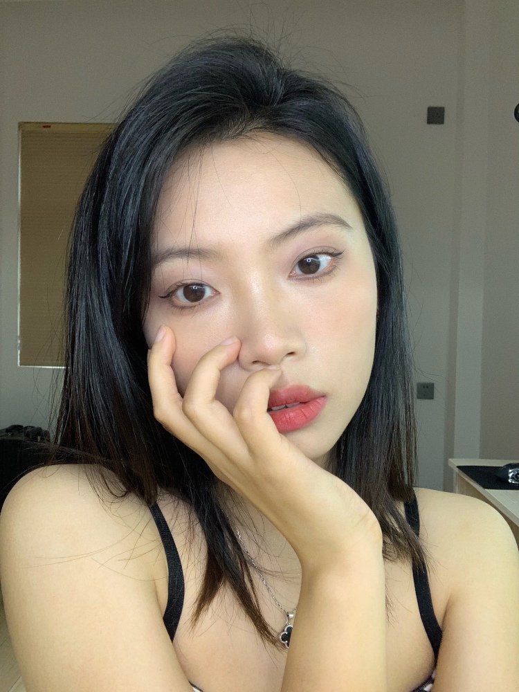 阮颖-广东省·东莞市·大岭山镇-抖音、微博-我的特长就是特别能说，其实对于我个人来说开箱测评挺不错的，同时个人长相也适合做寄拍模特