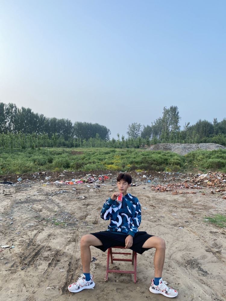 不是超人-黑龙江省·佳木斯市·向阳区-张鹏宇-学生
抖音粉丝1.1w
身高183
体重120
可接寄拍. 探店