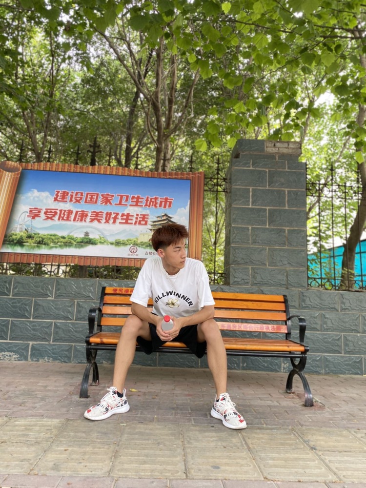 不是超人-黑龙江省·佳木斯市·向阳区-张鹏宇-学生
抖音粉丝1.1w
身高183
体重120
可接寄拍. 探店