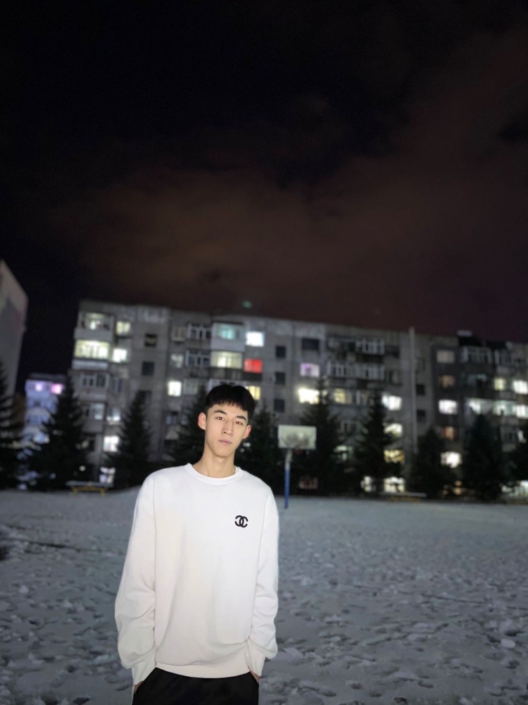 不是超人-黑龙江省·佳木斯市·向阳区-张鹏宇-学生
抖音粉丝1.1w
身高183
体重120
可接寄拍. 探店