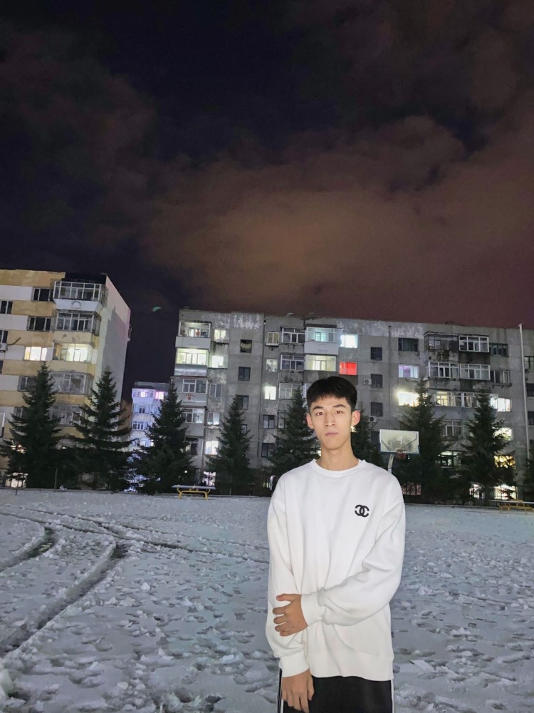 不是超人-黑龙江省·佳木斯市·向阳区-张鹏宇-学生
抖音粉丝1.1w
身高183
体重120
可接寄拍. 探店