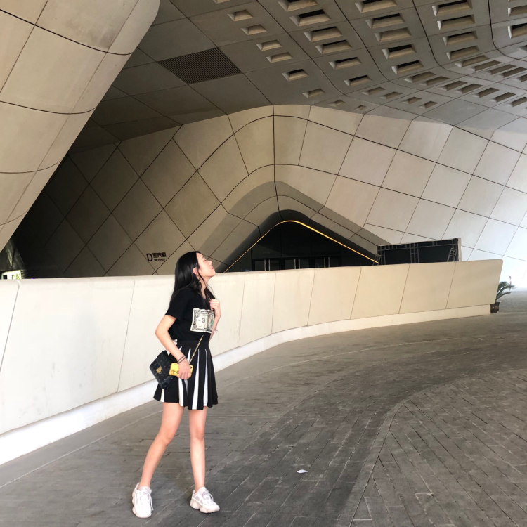 〇-浙江省·杭州市·拱墅区--约商家 可接寄拍
衣服包包饰品手机壳袜子等等
身高162 体重44