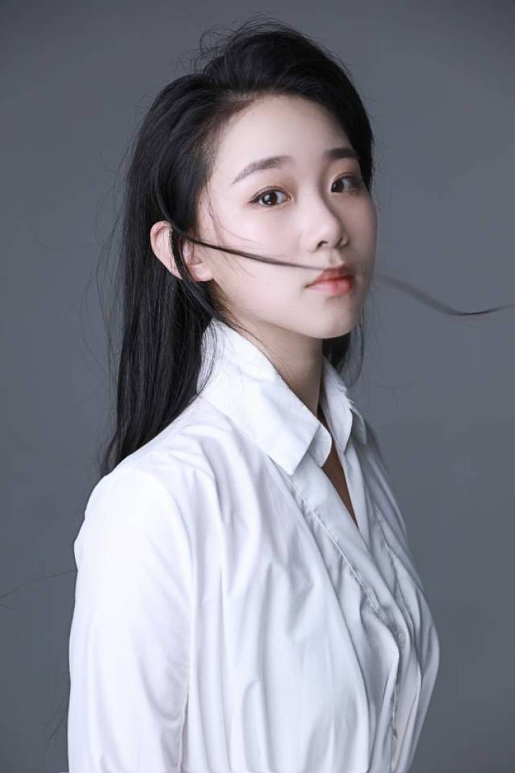 L球球啊-浙江省·杭州市·江干区--有经验,相机返图
身高167cm,体重54kg,有约拍和拍他人人像经验,返图速度快。
爱好:舞蹈,美妆,古筝,美甲,摄影。