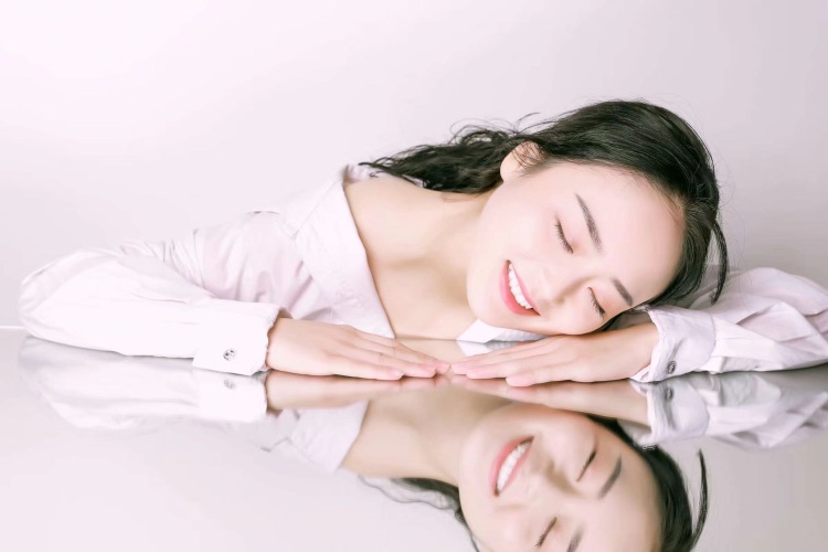 〖ICE〗-湖南省·长沙市·开福区-微博-可接买家秀寄拍 探店打卡,素人一个,不介意的话也可以做平面模特兼职,平时健身运动多一点,也可接情侣装拍照