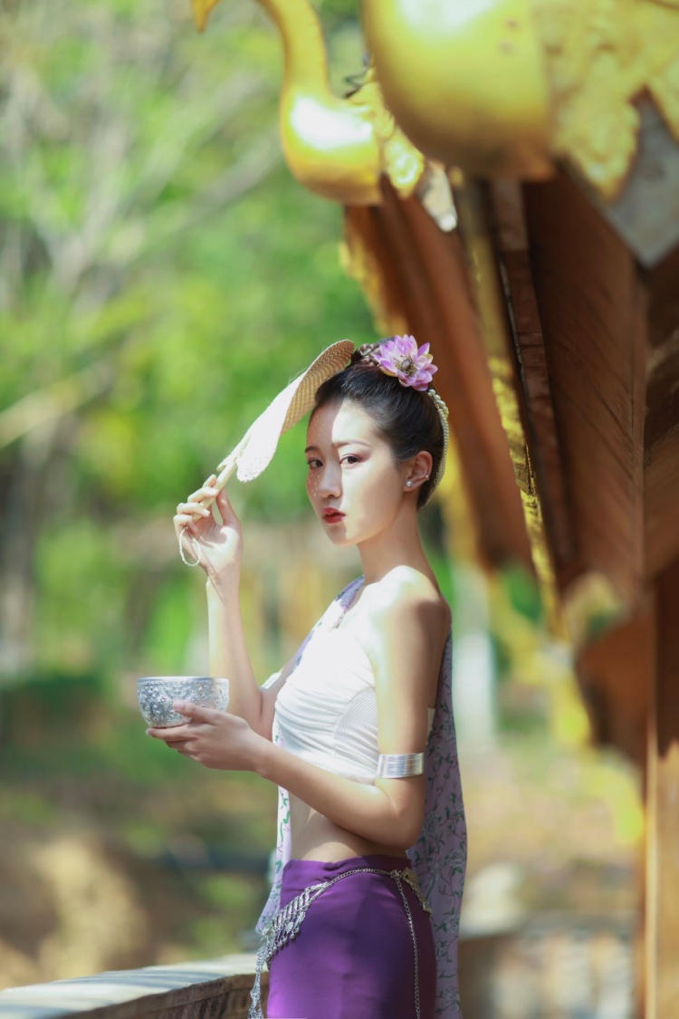 花花别懒-云南省·临沧市·临翔区-抖音 微博 ***-研究生在读,喜欢拍照、服装设计和搭配,身高170体重50公斤,可接买家秀,淘宝逛逛种草带货,短视频创作,开箱测评,种草笔记软文创作及发布,新媒体运营,薪资可商量