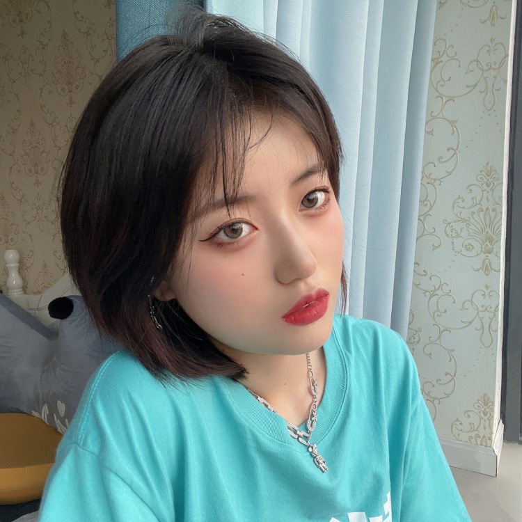 #L!p;s-浙江省·杭州市·上城区-微博、***-接寄拍、互勉摄影或妆面创作,谢绝暴露服装、私房等。身高168cm,体重50kg