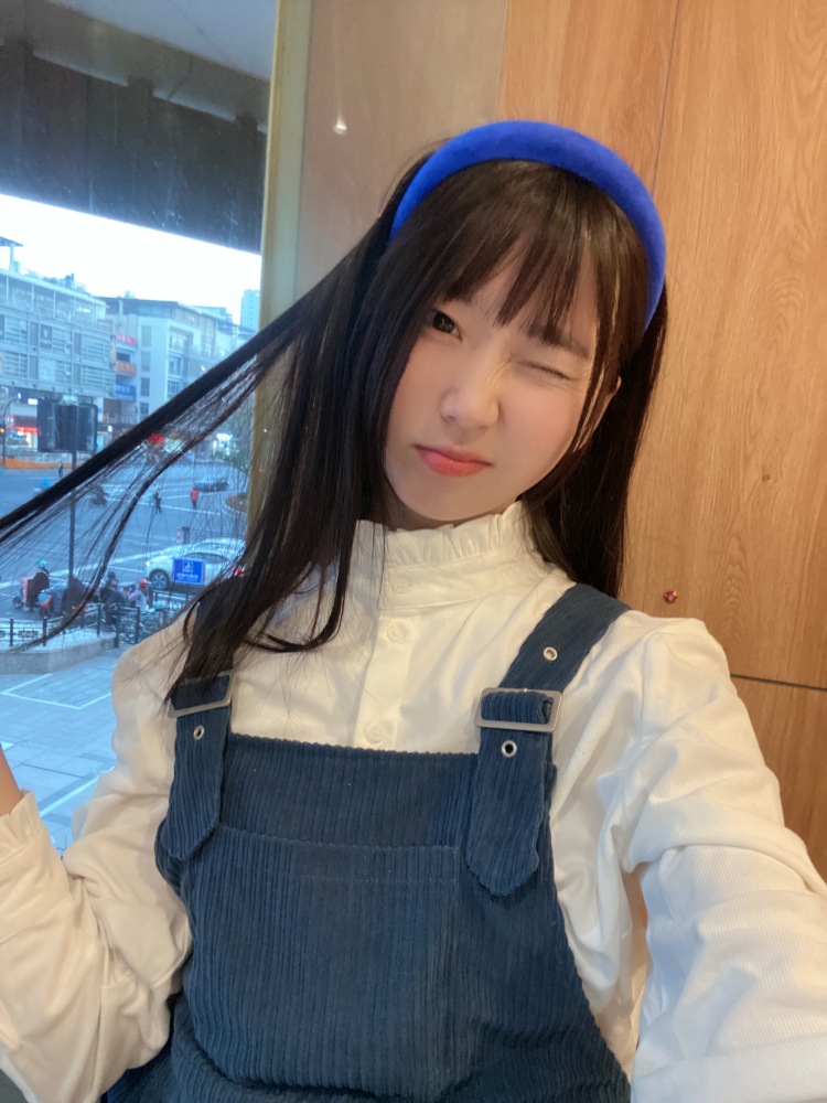 小圆子-浙江省·湖州市·吴兴区-抖音 ***-身高168体重47kg 多年秀场模特经验 会拍摄剪辑修图 会穿搭 能驾驭多种风格 全品类皆可拍 会陈列会找角度拍摄
