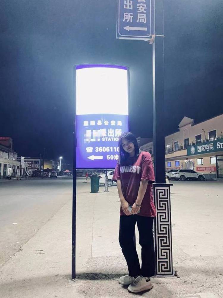 A-欧尼在努力-河南省·濮阳市·濮阳县--平时喜欢拍照,摄影,修图之类的,爱好比较广泛,平时空闲时间也喜欢唱唱歌,跳跳舞,更喜欢和朋友去干饭