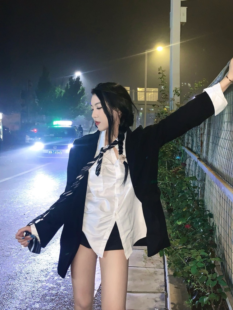 SmellyDil-河南省·郑州市·中原区-***-第一次接 非诚勿扰 骗子5⃣️扰 会认真对待每一个单子 价格可协商 更偏向于服饰 饰品 彩妆