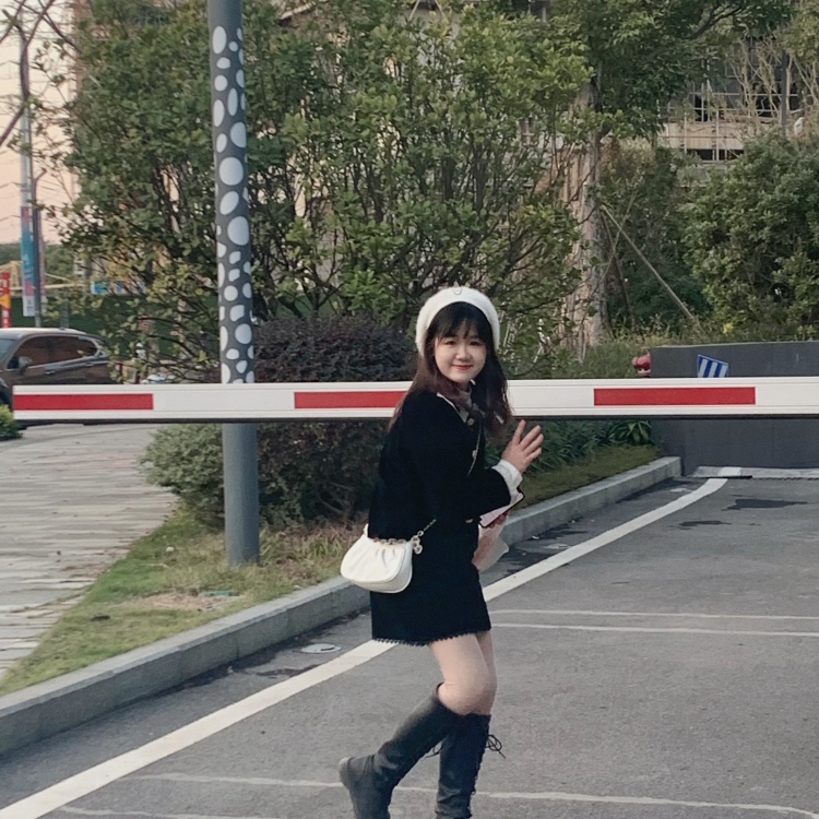 Huhu-广东省·广州市·白云区-***-接寄拍送拍 可以在小红🍠上面分享 粉丝有2000➕ 风格偏休闲、少女,喜欢的可以联系哟