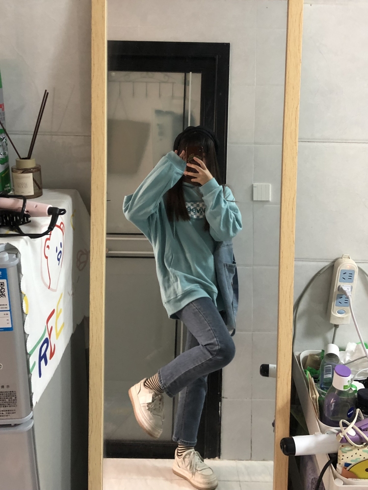 Huhu-广东省·广州市·白云区-***-接寄拍送拍 可以在小红🍠上面分享 粉丝有2000➕ 风格偏休闲、少女，喜欢的可以联系哟
