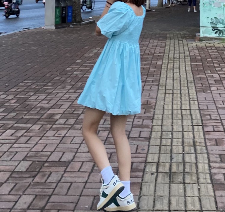 许亰欢-江西省·南昌市·东湖区--可以寄拍也可以送拍随缘
身高158体重84各种风格都可以汉服之类的小裙子也可以、出图快自己也会修图没什么大问题有问题还可以商量好说话