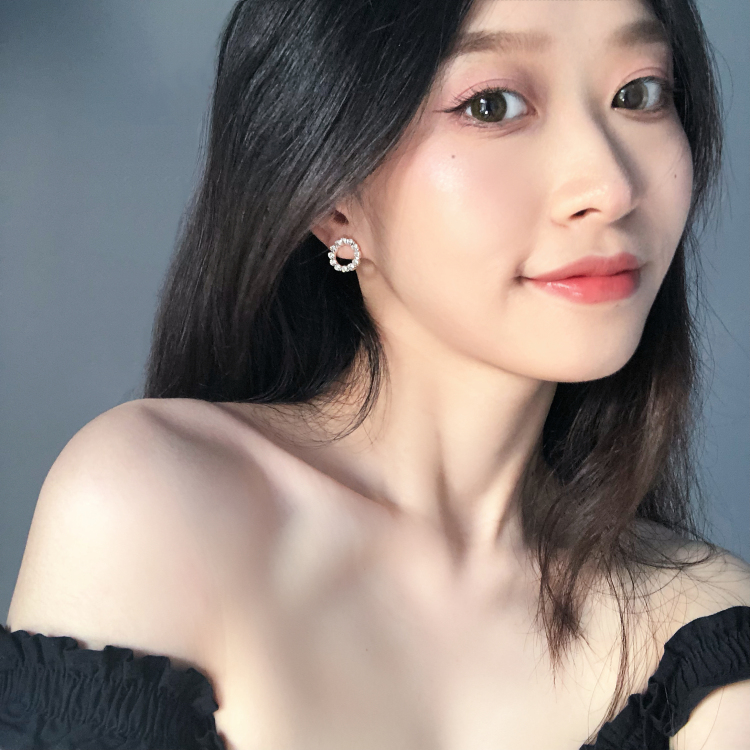 一杯葡萄桃-上海市·上海市·浦东新区-一杯葡萄桃-接服装首饰寄拍 探店打卡 写真创意模特不接私房哦 平面模特 欢迎私信