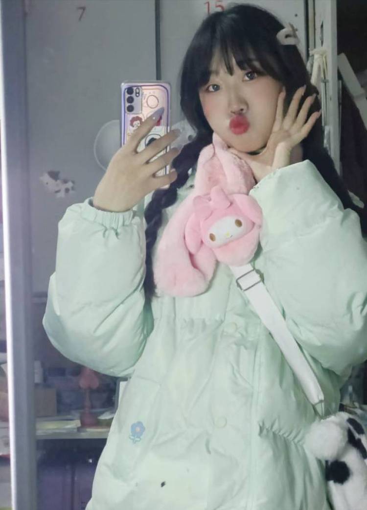 仙女的月亮-安徽省·合肥市·肥西县-抖音***快手-我喜欢画画,还有跳舞 ,还喜欢拍照片,现在是学生,想接一点买家秀