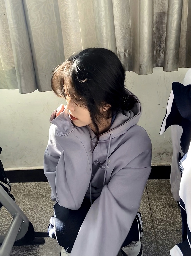 保持温柔-广东省·深圳市·福田区-抖音 ***-想接寄拍喜欢拍照会修图 平时最喜欢就是拿起手机拍照 什么的 记录美好生活