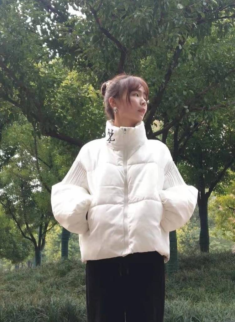慜慜-河南省·开封市·龙亭区--约寄拍 衣服首饰化妆品 都可以 会拍照会P图 出图快 可拍多种风格