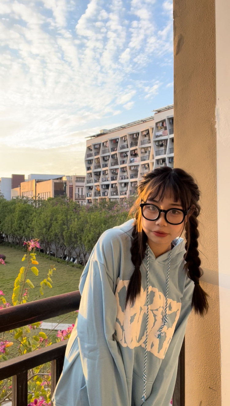 ang-广西壮族自治区·南宁市·西乡塘区--个人比较喜欢拍照 穿搭 会化妆
会修图 会做视频 什么风格都可以,都能驾驭 有需要的老板可以找我
年龄:20
身高:170
体重:58KG