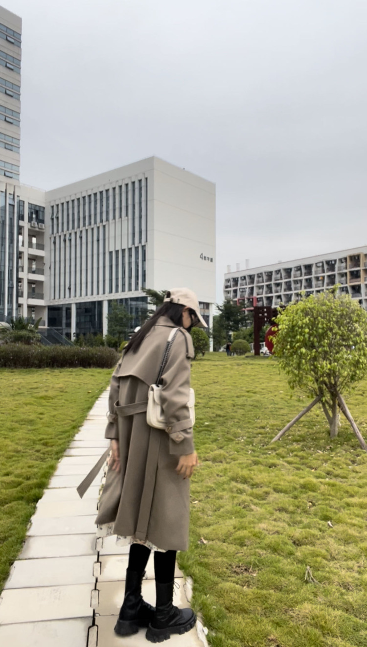 ang-广西壮族自治区·南宁市·西乡塘区--个人比较喜欢拍照 穿搭 会化妆
会修图 会做视频 什么风格都可以，都能驾驭  有需要的老板可以找我
年龄：20
身高：170
体重：58KG