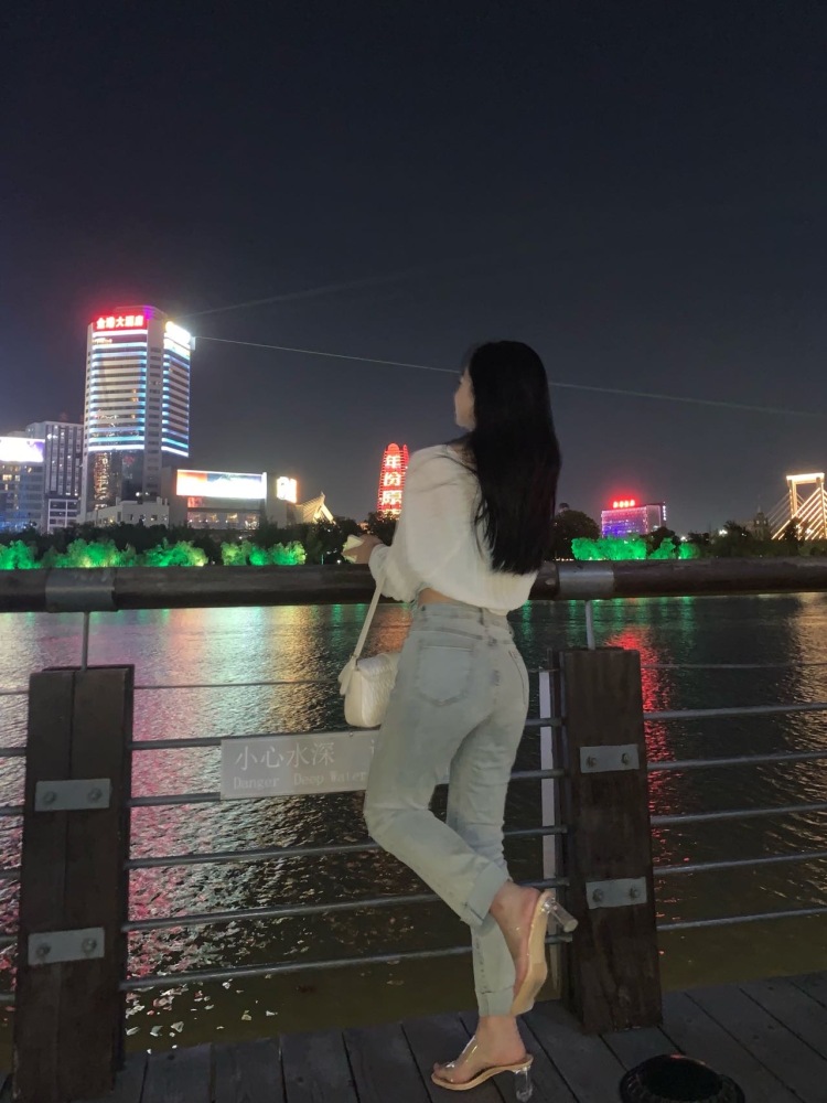 ren-浙江省·宁波市·海曙区-抖音,淘宝,***-接化妆品,美瞳,首饰,鞋包服装,生活用品,宠物用品买家秀,风格多变可盐可辣可甜,会拍照修图,接受置换,