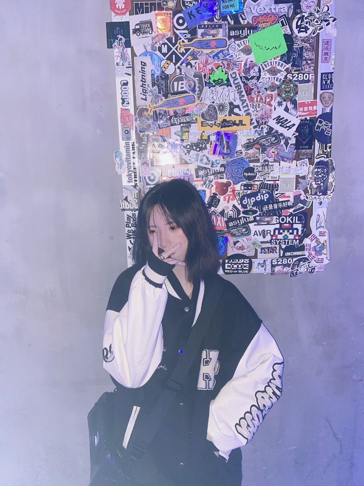 Krystal-广东省·深圳市·龙华区-抖音***-接寄拍网拍 服装饰品等 各种风格不限制 各大平台都可发布 会修图出图快效率高长期合作 ~