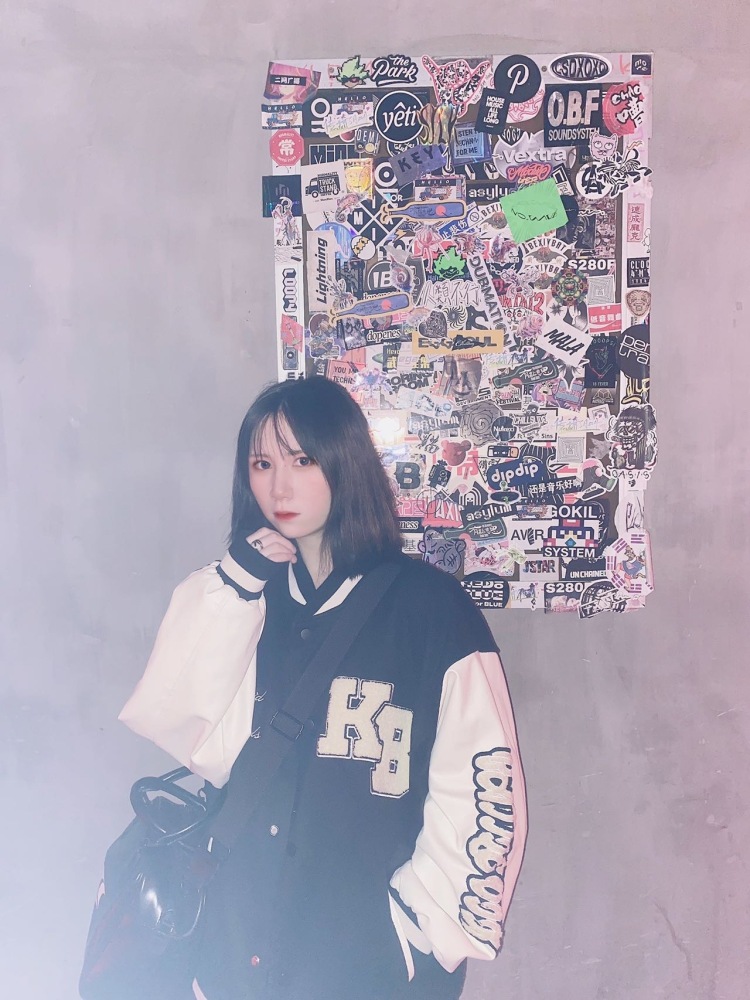 Krystal-广东省·深圳市·龙华区-抖音***-接寄拍网拍 服装饰品等 各种风格不限制 各大平台都可发布 会修图出图快效率高长期合作 ~