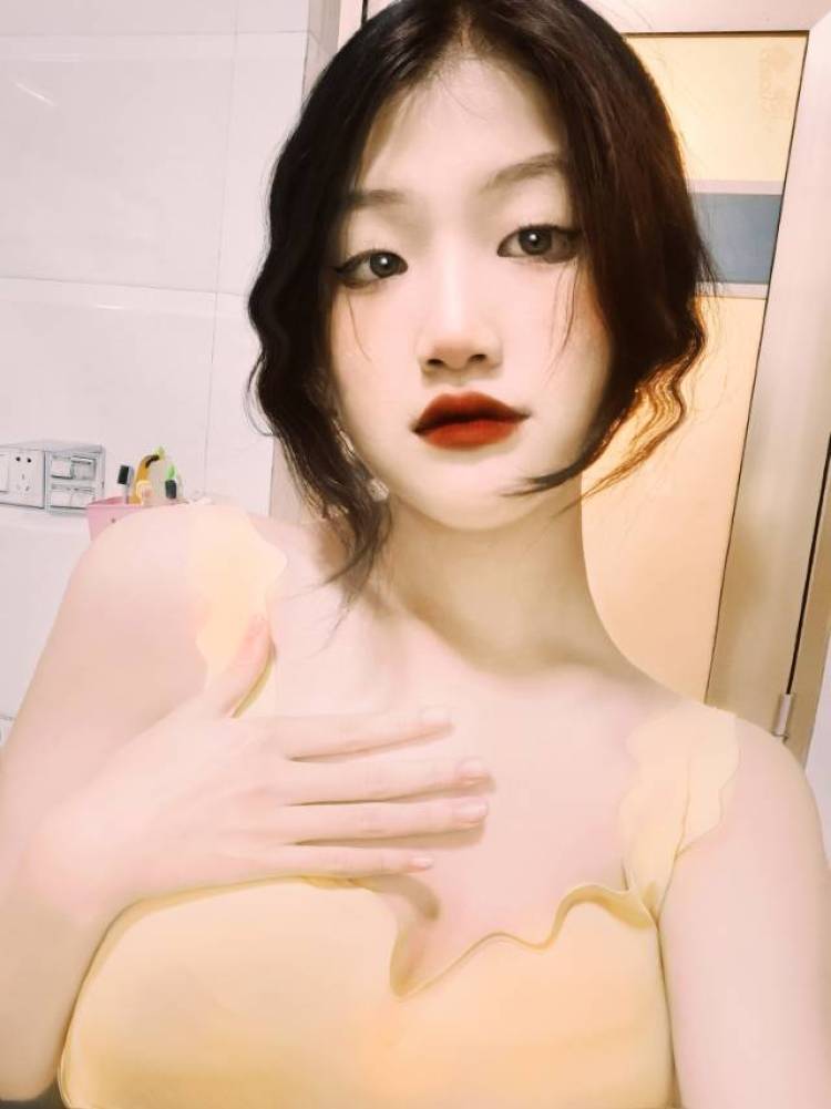 🦈-福建省·泉州市·晋江市--本人今年高一啦 是个学生党 平时很喜欢拍照p图 可以接一些彩妆推荐和寄拍 玩***抖音 价格都好商量 就是想利用闲余时间充实自己一下啦
以下是我一些近期的作品_(-ω-`_)⌒)_