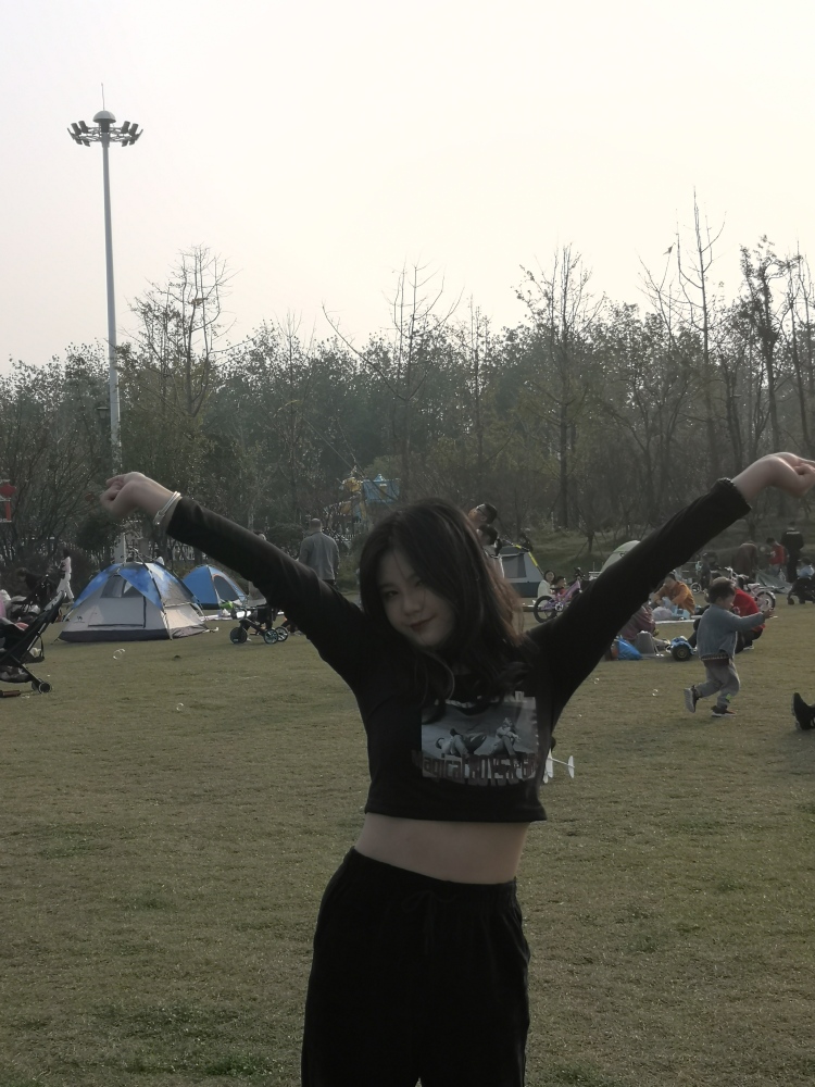 咩咩-湖南省·长沙市·岳麓区-抖音,微博,***-现在是名在读大学生 有充足的时间来做些自己喜欢的事情,买家秀,开箱测评,寄拍模特....