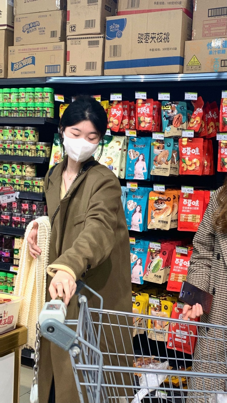 今天一定要早睡!!-湖南省·长沙市·长沙县--身高168 体重99 爱拍照会修图,除过于暴露的不接外任何风格都可驾驭