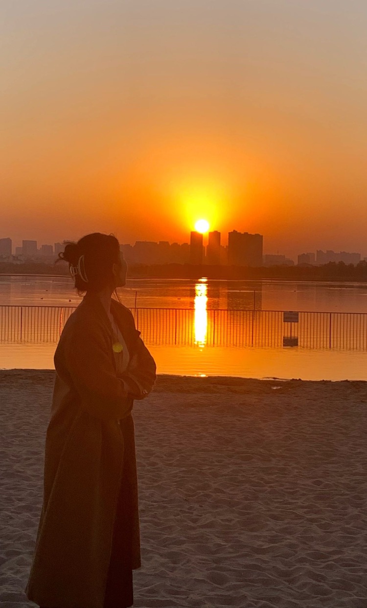 今天一定要早睡!!-湖南省·长沙市·长沙县--身高168 体重99 爱拍照会修图,除过于暴露的不接外任何风格都可驾驭