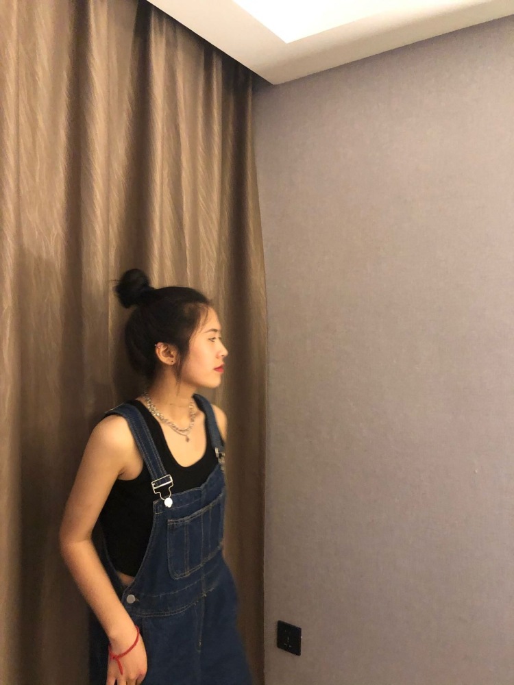 ZL-贵州省·黔南布依族苗族自治州·三都水族自治县-快手,***,抖音-本人平时喜欢拍照,会修图,喜欢穿新衣服出去拍照,喜欢尝试各种风格。
身高:160
体重:105斤