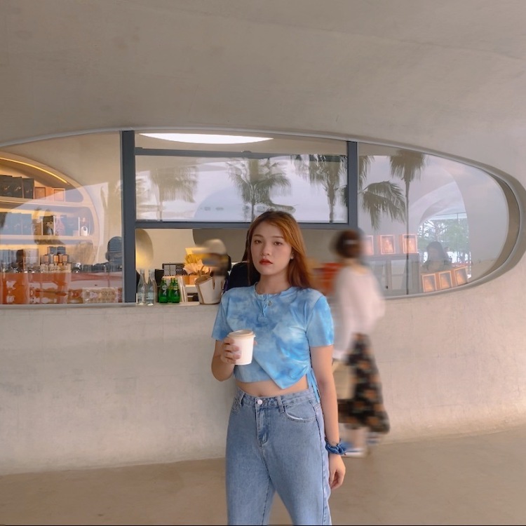 🌸聂-海南省·海口市·美兰区-抖音 快手 ***-本人性格开朗，很好说话，喜欢拍照，会修图。可接买家秀，寄拍，开箱厕所！