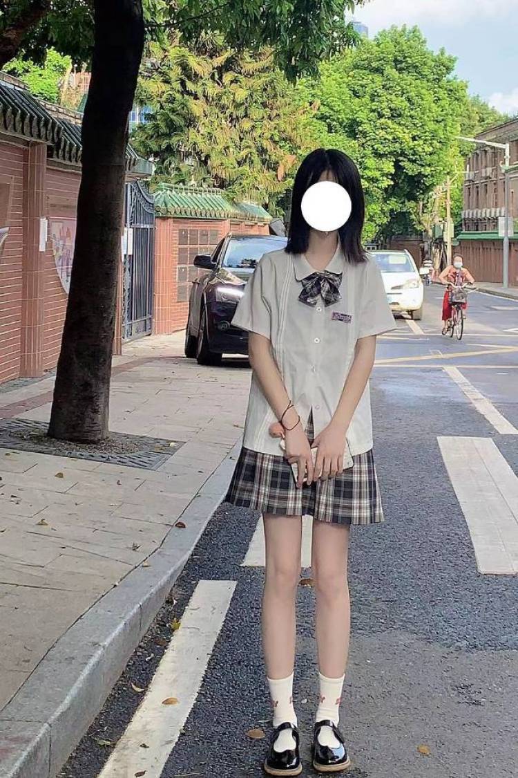 小林奈子-广东省·广州市·白云区--会拍照，会P图，不喜欢可以重新拍
适合可爱风，和温柔风，
性格开朗，一切可以商量