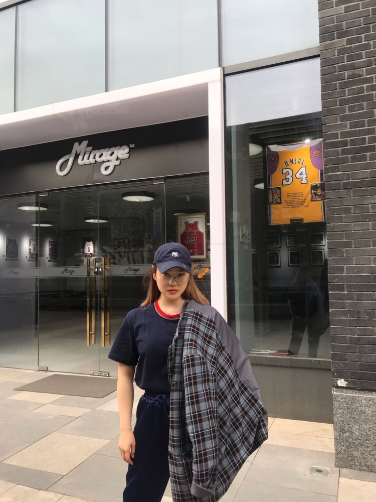 胡美丽♬-江苏省·徐州市·鼓楼区--主持人一枚 风格百变 甜美居多
身高162 体重 55kg 微胖甜美少女
微胖穿搭商家 配饰或鞋帽商家都🉑联系