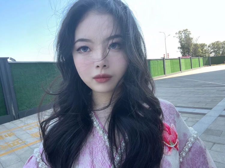 Alisa-浙江省·杭州市·上城区--接寄拍 168
欧美风日系风甜美风皆可
包包衣服鞋子饰品都可以