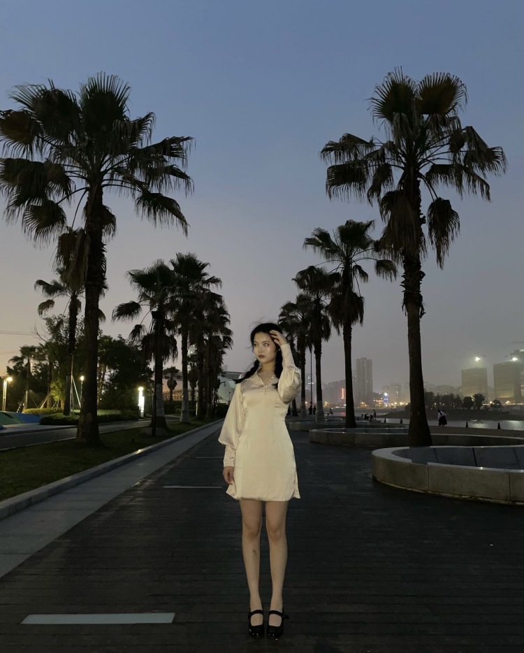 Alisa-浙江省·杭州市·上城区--接寄拍 168
欧美风日系风甜美风皆可
包包衣服鞋子饰品都可以