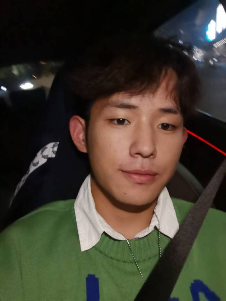 yulele-湖北省·武汉市·汉阳区--坐标武汉
可接寄拍约拍
开箱测评 服装 护肤 美妆测评&推广的都可