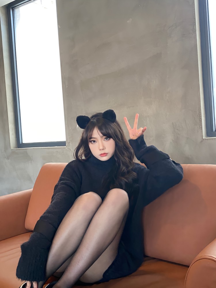 Jennie-云南省·丽江市·古城区-微博-擅长穿衣搭配，拍照技术很好！出片率高，身材比例好，有兴趣的商家可以找我拍衣服～