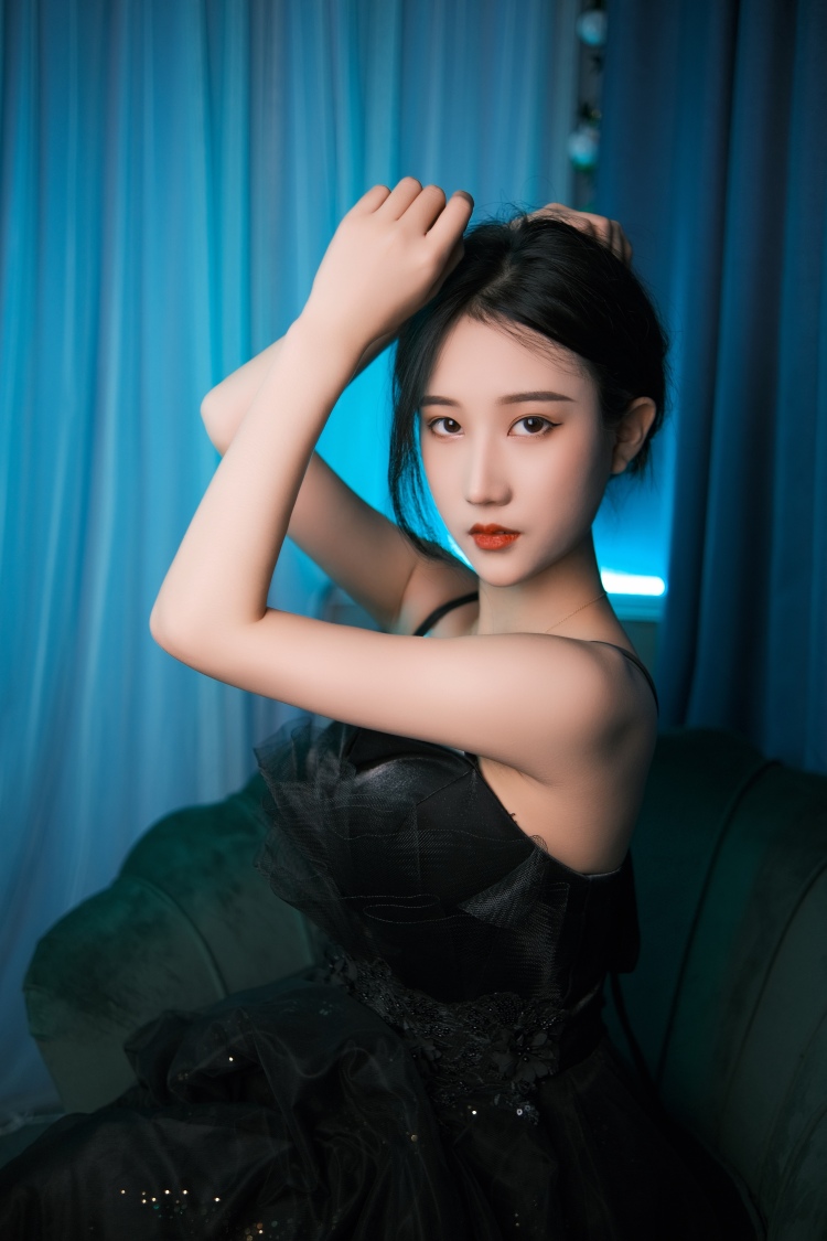 漫漫来-广东省·广州市·白云区-抖音 ***-身高160体重42 可寄拍 对镜 有主播经验 短视频创作 会舞蹈 不接私房