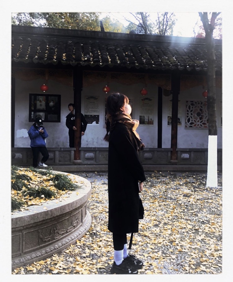 H-江苏省·苏州市·吴中区--饰品 服装 包包之类的都可以接拍，风格多变，淘宝pdd 都可，身高168体重50kg面向全国