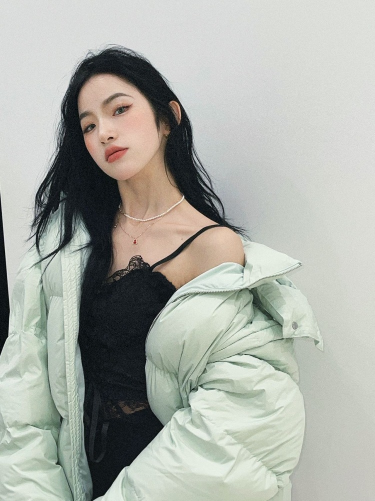 Ab🐭-浙江省·宁波市·海曙区-抖音 ***-平时有拍女装拍摄 接寄拍 美瞳 衣服都可以。擅长多种风格切换 会凹