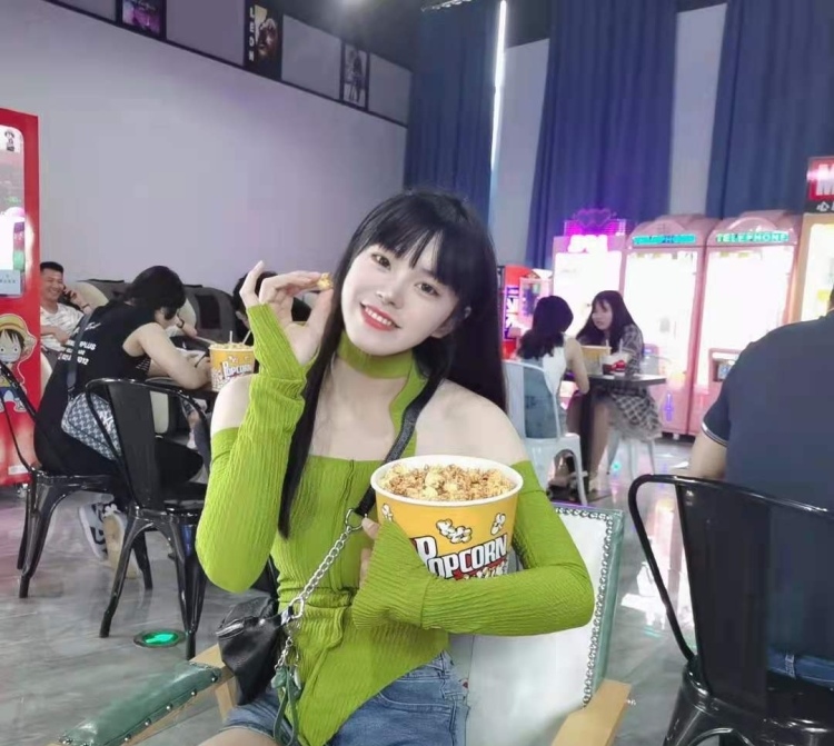 小克汀儿-山东省·青岛市·黄岛区-抖音 *** 快手-本人喜欢拍照,喜欢漂亮衣服,希望能在此平台接单,平面模特或者开箱测评都可以,做过销售,标准普通话,想接寄拍,有信心拍好做好,希望能借助此平台找到合适的机会